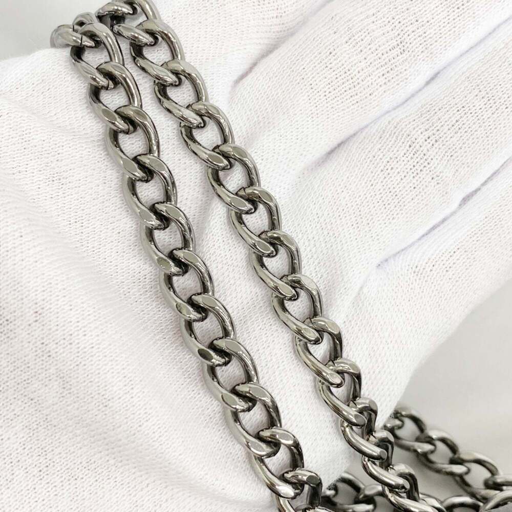 CHANEL Silver Lambskin Leather Shoulder Bag - Picture 9 of 10